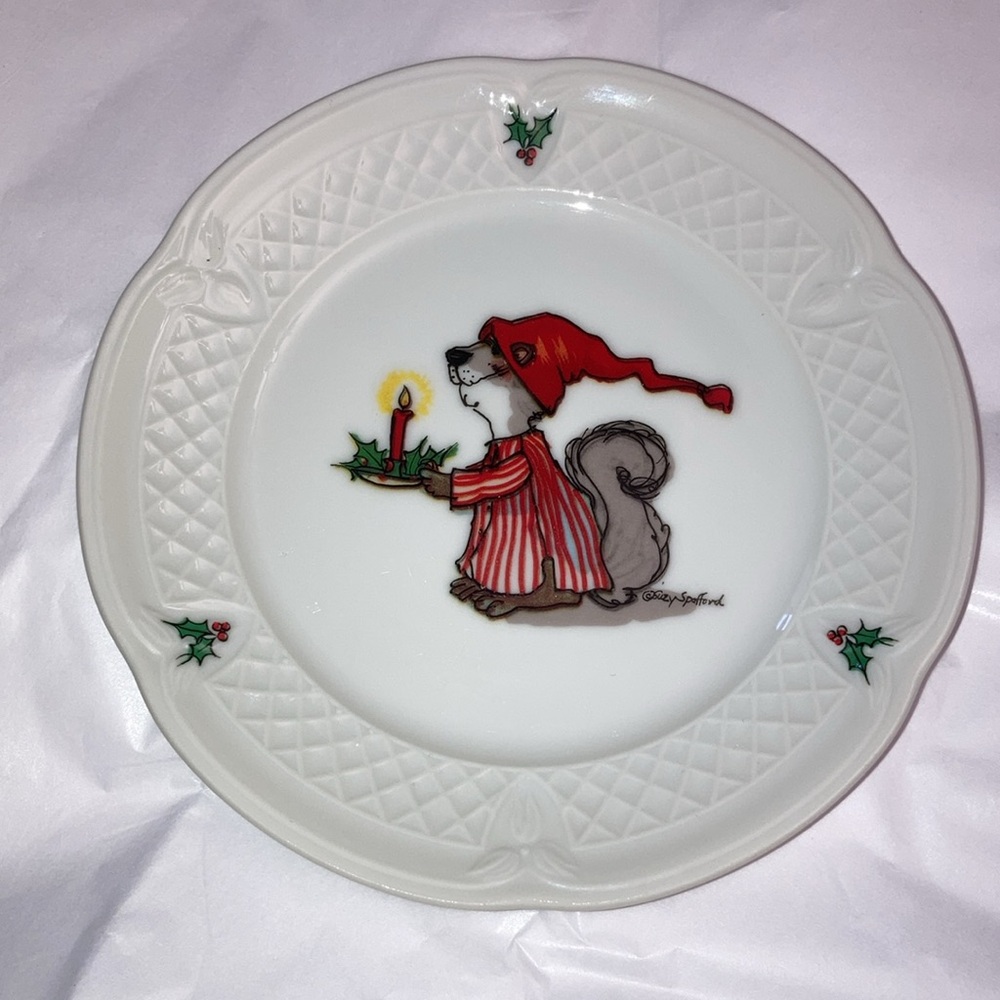 Vintage Suzy's Zoo 1976 Enesco Christmas Squirrel in Pajamas with Candle EUC